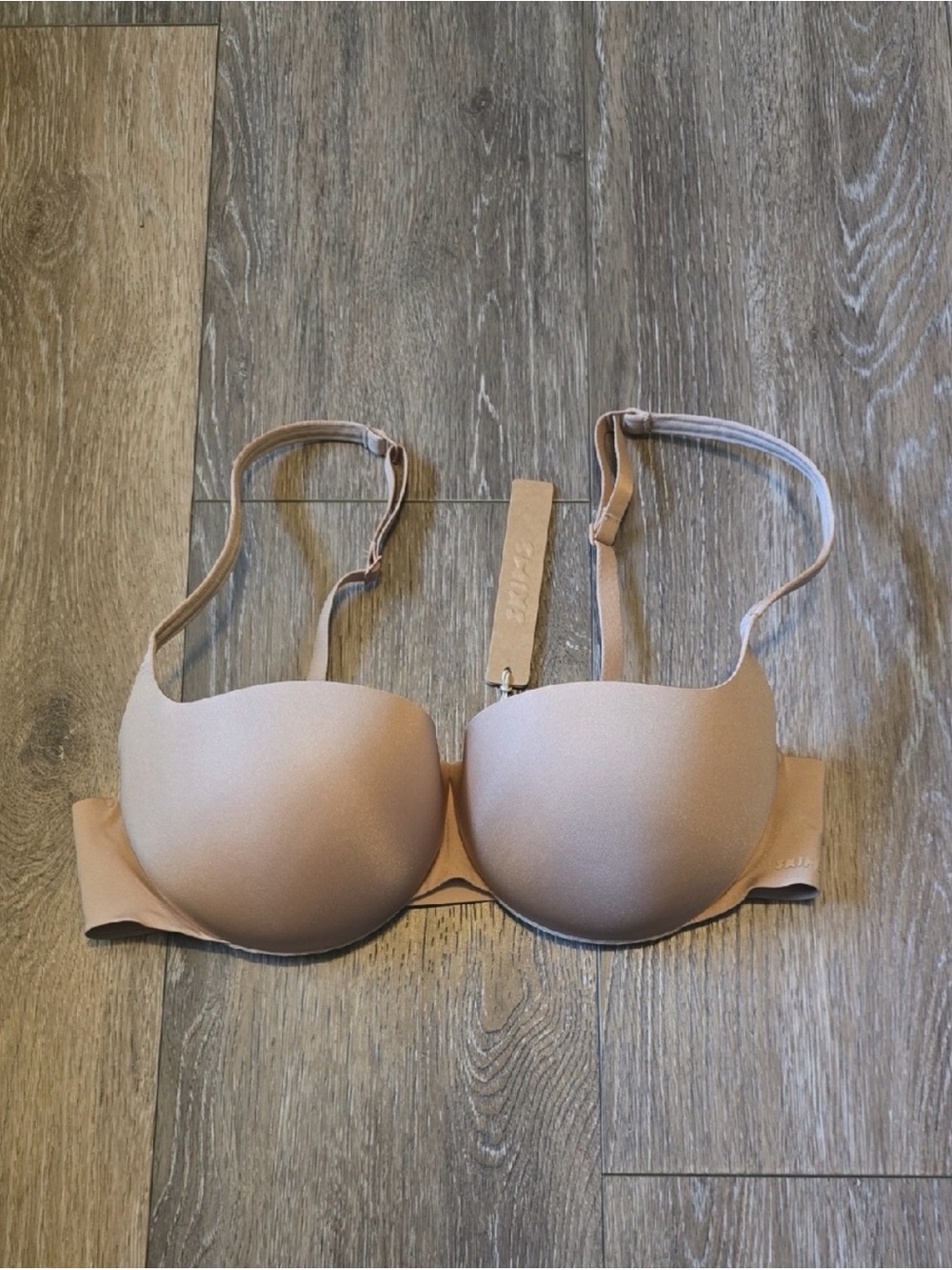 SKIMS Nude Toned Strapless Convertible Bra